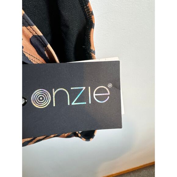 Brand New Onzie Women's Medium/Large Animal Print Sleeveless Tank Workout Top - Picture 9 of 10